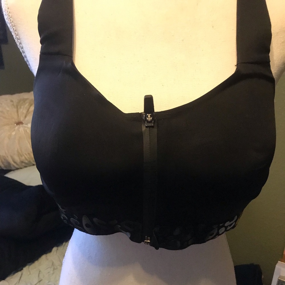 VS SPORTS BRA 38d
